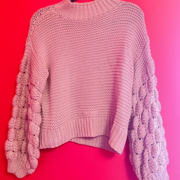 Light pink knit sweater with bubble sleeves - Picture 1 of 3